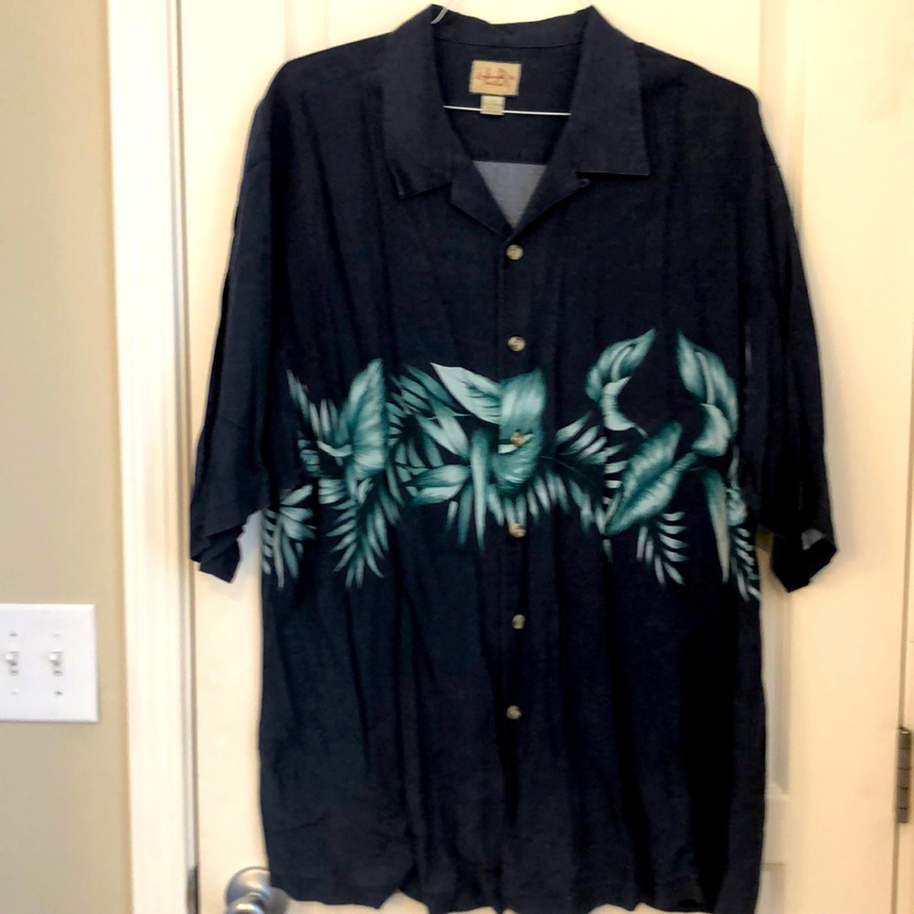 Vintage😎 Men’s casual button down Hawaiian shirt😊 100% Rayon XL